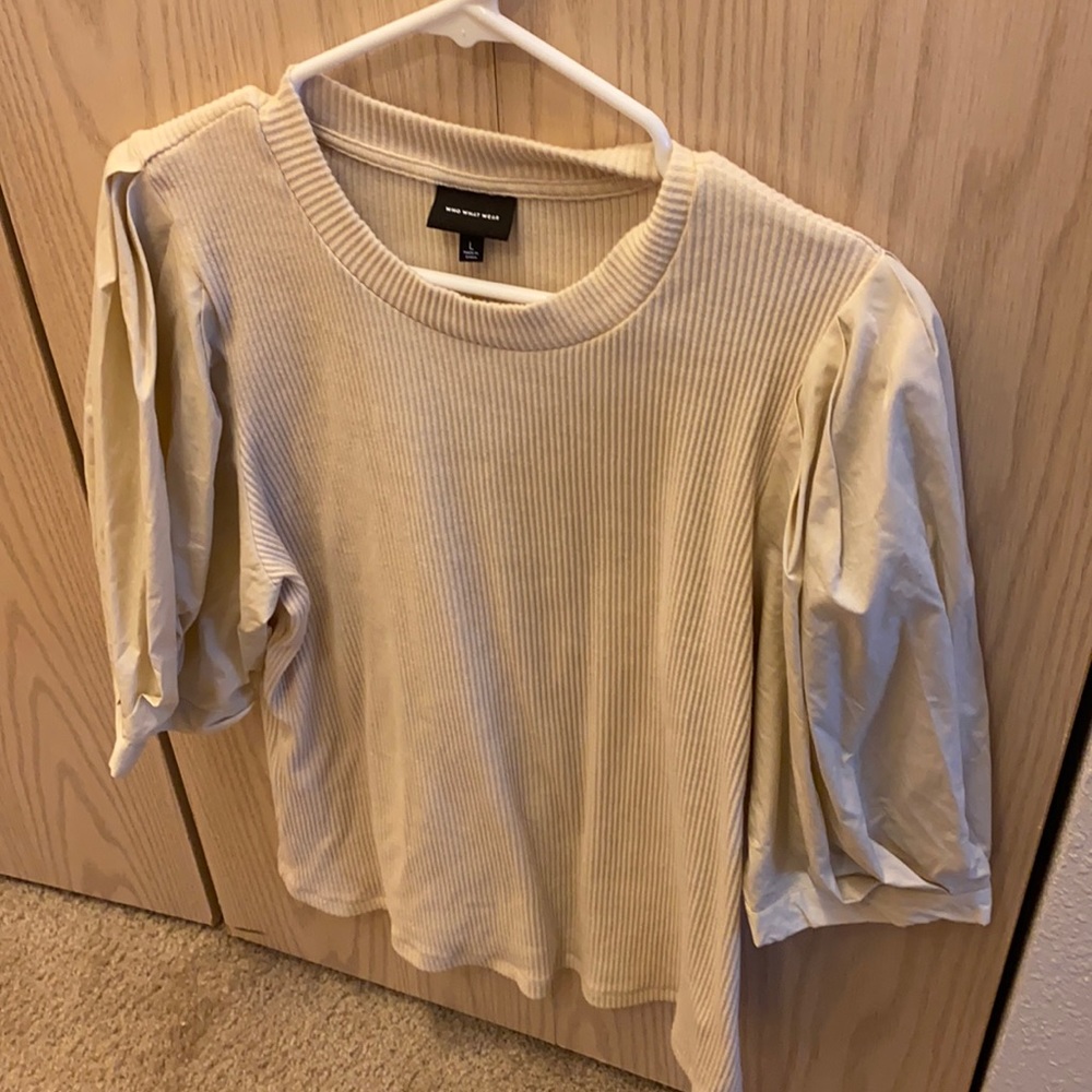 Puffy sleeve shirt